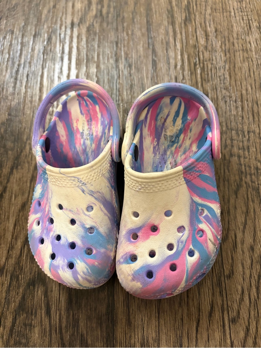 CROCS Kids Tie-Dye Water Clogs in Pink, Blue & Purple